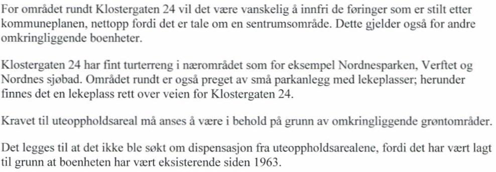 » I veiledning til TEK 12-7 er det utdypet hva som menes med tilstrekkelig takhøyde: «Romhøyde har stor betydning for hvordan innemiljøet oppleves.