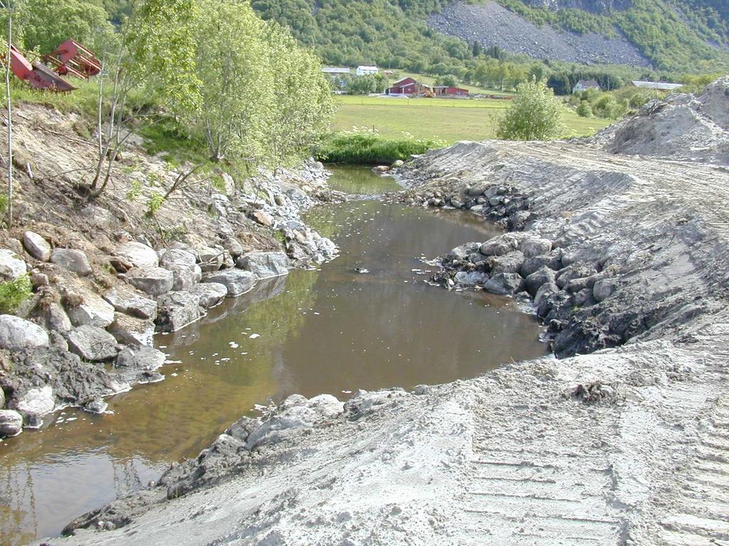 Midlertidig dam, f.eks.