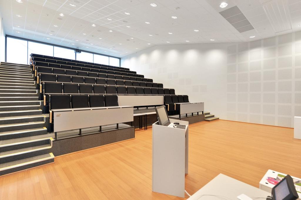 AUDITORIUM MED TILHØRENDE FOAJE