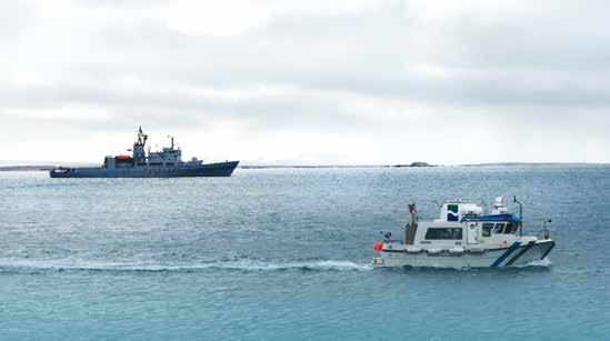 Foto: Kjell Røang Foto: Kjell Røang Sjøkartlegging Sikker navigasjon i Arktis er avhengig av pålitelige maritime navigasjonskart og isdata, og er en viktig del av infrastrukturen for å sikre liv,