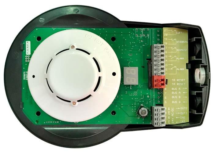 3.5 Feltkomponenter - Røykdetektor 3.5.1 Røykdetektor, Tekniske spesifikasjoner Elektriske data Strømforsyning Utgang 11-13 (alarm) Utgang 14-15 (alarm) Utgang 16-17 (smuss) Probe Sensor Generelt IP