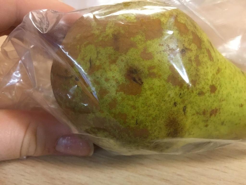 Dette er pære som er det beste som vi har funnet ut. U-økologisk i kjøleskap med plastpose Den hadde et område hvor den hadde blitt most.
