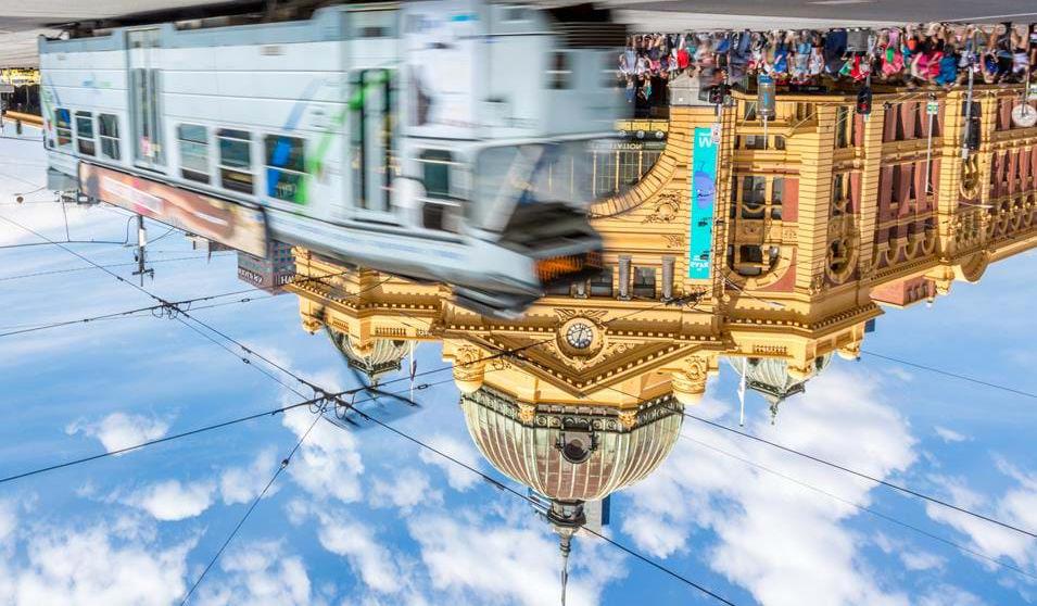 Flinders Street Station i Melbourne, Australia Kl. 08.15 blir dere plukket opp av guiden deres, og det er nå klart for en byvandring rundt i Melbourne.