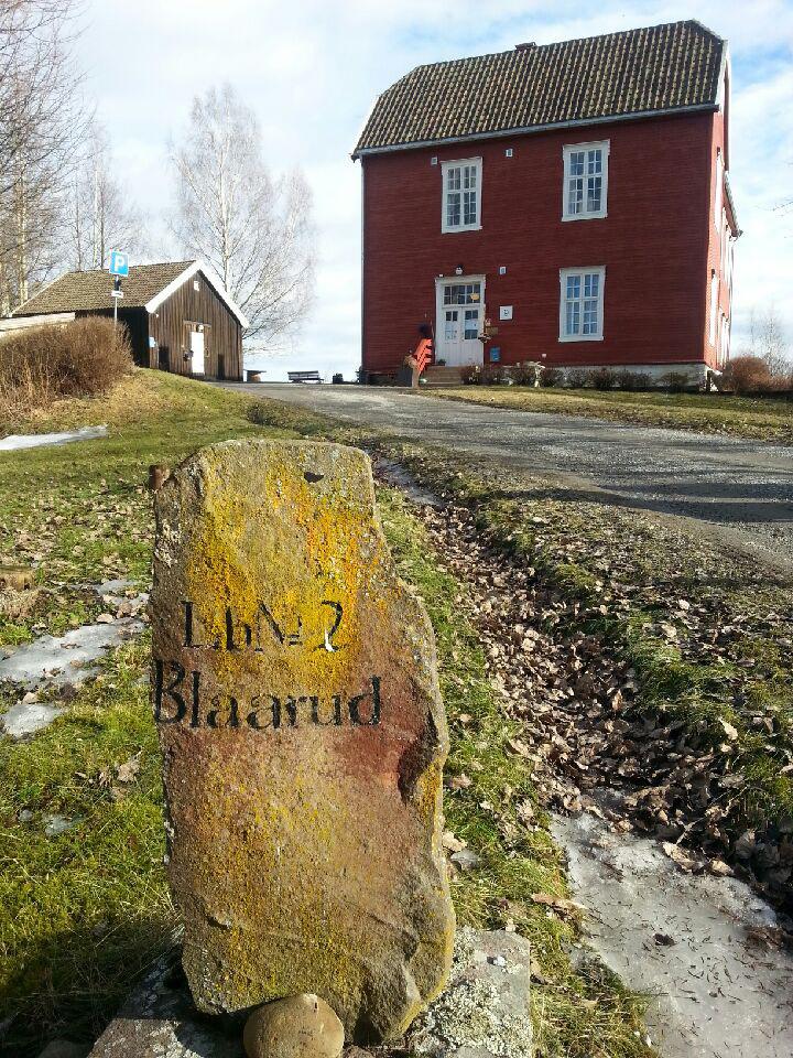 Her fins også fotballspill, bordtennisbord og noen treningsapparater, bl.a. sykler.