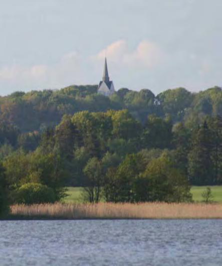 viktig næring i Østfold til all tid, og fra alle perioder er det kulturminner knyttet til bosetning, handel, fiske, industri og ulike virksomheter knyttet til kysten, vassdragene og fossene.