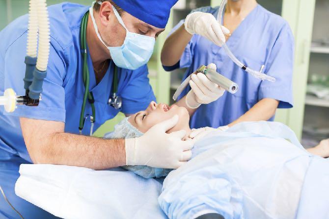 31 Kirurgi ved Rikshospitalet Tett samarbeid med anestesileger Særlige