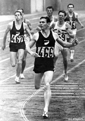 1960 årene: Paradigmeskifte: fra ensidig intervalltrening til mengdetrening Ernest van Aaken var trener for Harold Norpoth (Vest Tyskland), som ble nr. 2 på 5000 m i OL i 1964.