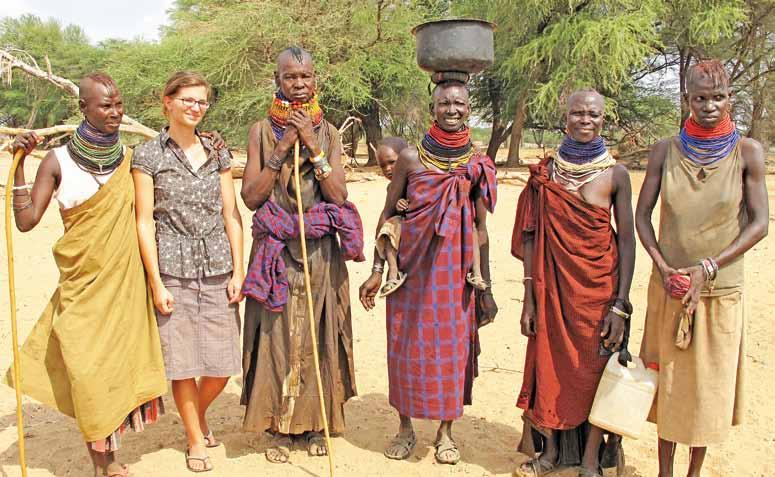 Vorarlberger KirchenBlatt 24. Jänner 2013 Thema 21 Die Frauen in Uganda tragen den größten Anteil der Arbeit auf dem Feld. Sie arbeiten nicht nur mehr Stunden, sondern auch härter als viele Männer.