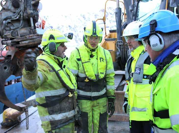 YARAKAIA FORSTERKES SOM PLANLAGT Det pågår hektisk byggeaktivitet på Yarakaia i Glomfjord. Arbeidet med å forberede anlegget på et nytt, 300 tonn tungt, losseanlegg for råstoff går etter planen.