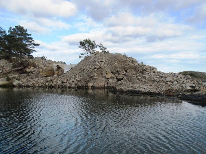 reguleringsbestemmelser om landskapshensyn og at bebyggelsen skal underordne seg og tilpasse seg landskapet.