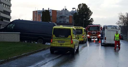 Reel hendelse pulverbrev fylkeshuset Hamar 30/11 Pulverbrev åpnet av sivilt ansatt politi Meldt 3-7 pasienter, noen med rapporterte symptomer