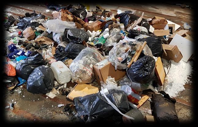 3.1.3. Restavfall/blandet avfall fra bedriftscontainere 8 3.1.3.1. Retura Shmil AS Retura Shmil AS, som håndterer avfall fra bedriftsmarkedet, får inn en del usortert avfall i containere (ca.