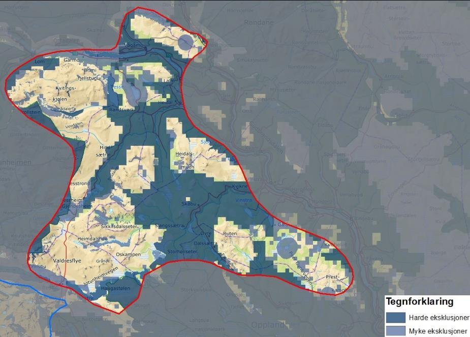 Hele området har markerte topper med store flyer Figur 1: Kart over analyseområde 8. Bakgrunnskart: Kartverket. imellom, og store myr- og fjellskogområder, som deles opp av flere markante daler.