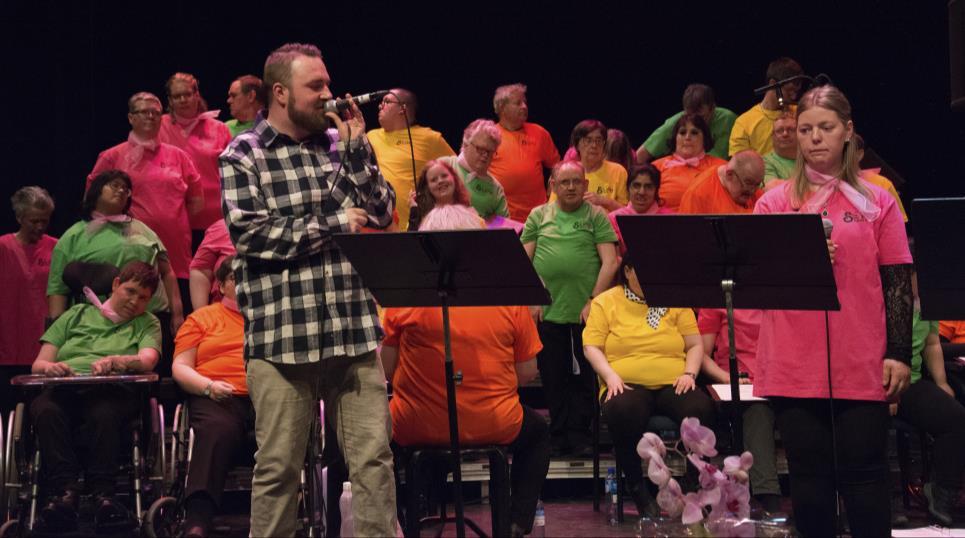 Referanser/litteratur Dette er avisutklipp fra Byavisen hvor konserten Blanda drops fikk bred omtale torsdag 3. mai 2018: «Lillehammer: Sing Song Singers: Definisjonen på sangglede.