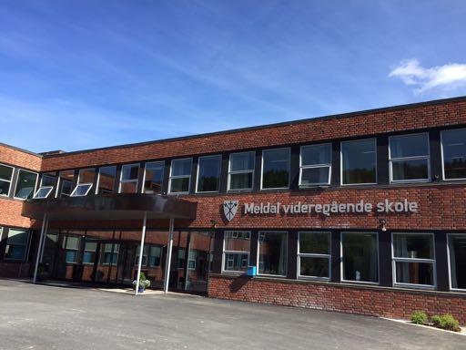 Skolen i dag 61,5 årsverk 258 elever inneværende skoleår Yrkesfaglige utdanningsprogram Oversikt over tilbud Meldal vgs Bygg- og anleggsteknikk Design og håndverk