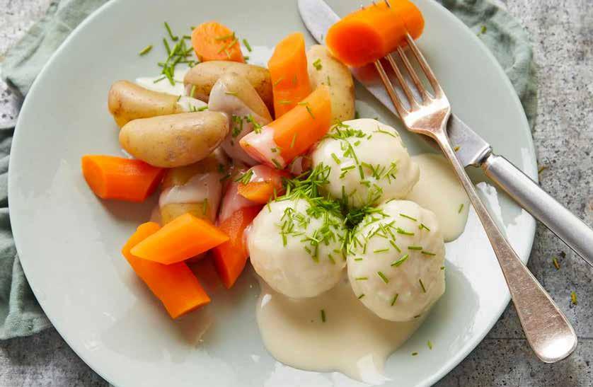 Fiskeboller i hvit saus TEMPERATUR: 100 grader/steam TID: 45 minutter Vi kan anbefale Easybag apparatet ved påfylling av glovarm saus. Kjøttkakene blir lagt frosne i posene.