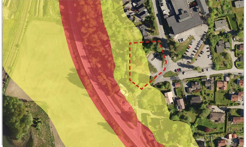 Siktlinjer fra tomten Støy: Eiendommen ligger delvis innenfor gul støysone som genereres av Langhusveien Eksisterende vegetasjon: Store deler av Vardåsveien 8 har aldri vært bebygget og er derfor