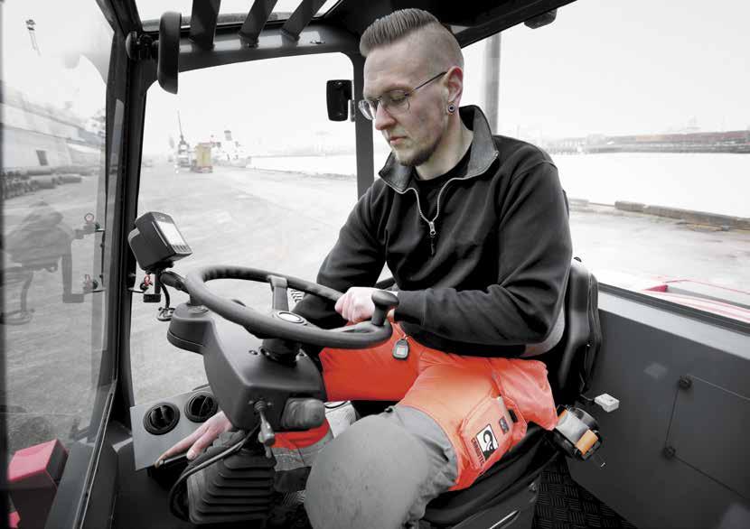 Komfort og sikkerhet for førerne. Essential førerhytte - et trygt førermiljø. Førerhytta i Kalmar Essential serien gir et godt førermiljø.