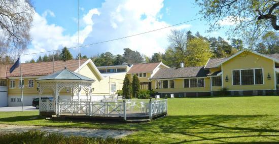 HANKØ HOTELL & SPA UNIKE HOTELLER Hankø Hotell er et ikonisk hotell beliggende på Østfoldkysten. Den første overnattingsvirksomheten ble etablert i 1877.