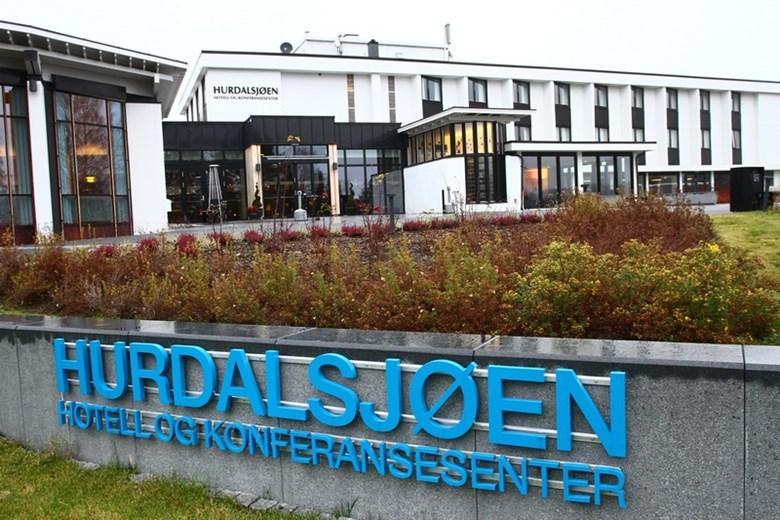 Invitasjon til sommerleir Arrangert av Norsk MO- forening 6.- 9. juni 2019 Hurdalsjøen hotell Skredderbakkvegen 9-11, 2090 Hurdal Tlf: 63 95 96 00 https://hurdalsjoen.