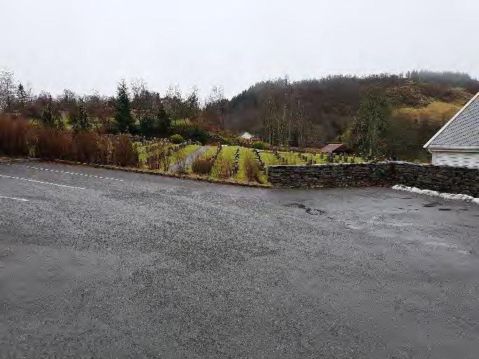 Overvatn utanfor planområdet På dyrka mark nord for kyrkja går ein kanal/bekk som har retning mot vest og deretter sør til Dalevatnet.