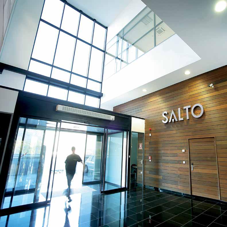 03 SALTO SYSTEMS ALLTID ET SKRITT FORAN Helt siden 2001 har SALTO Systems levert markedets teknologisk mest avanserte løsninger for elektronisk adgangskontroll (EAK) uten nøkler, uten kabling.