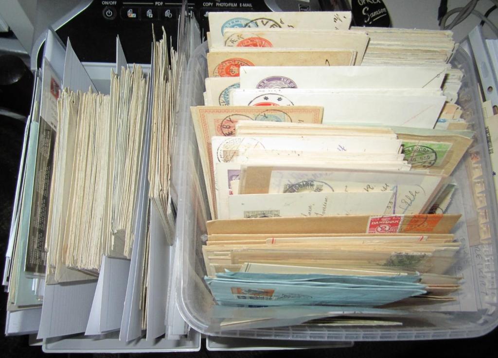 I løpet av de 15 årene ble konvolutt etter konvolutt samt brevkort, korsbånd og annet «snadder» plukket opp og lagt i skuffer og skap, senere sortert inn i