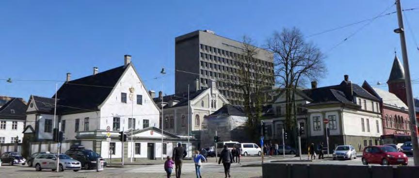 (Foto: Byantikvaren 2015). Bergens historiske administrasjons- og justissentrum.