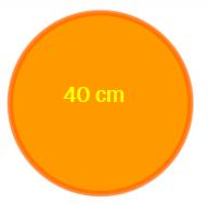 Den minste pizzaen har en diameter på 20 cm, den mellomstore har en diameter på 30 cm, og den største har en diameter på 40 cm. Alle pizzaene er 1,25 cm tykke.