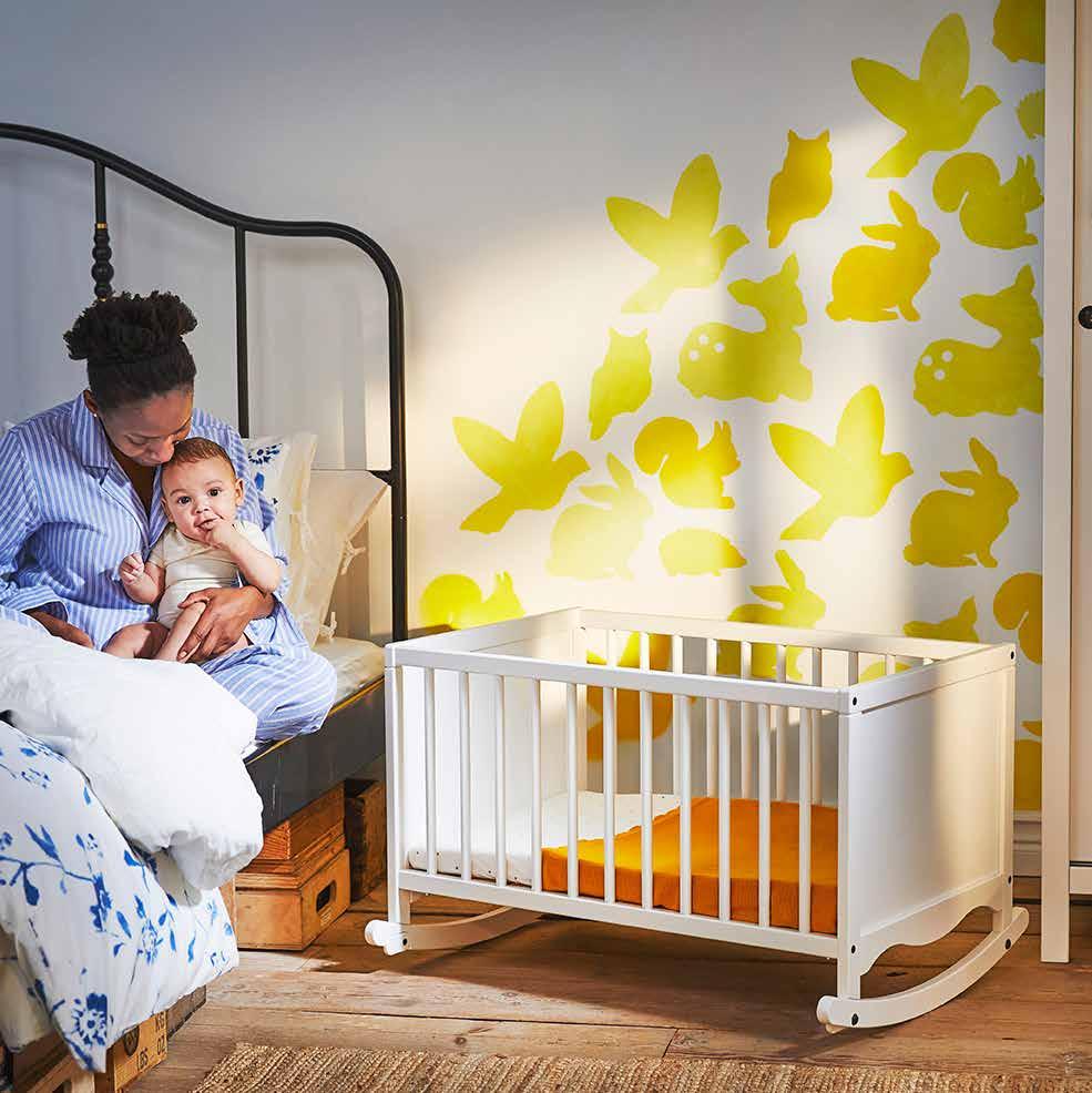 IKEA PRESSEPAKKE / APRIL / 2019 / 51 SOLGUL vugge Å vugge en baby forsiktig i søvn er et eldgammelt triks.