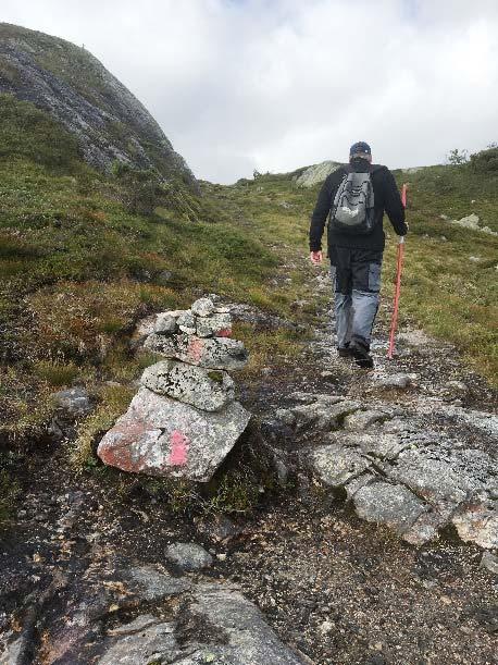 midt i Sirdal kommune eit par kilometer øst for Tjørhom. Og er 1 ½ times køyring frå Stavanger. Det ligg om lag 500 fritidshytter i området.