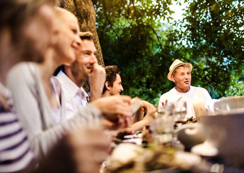 INVITÉR VENNER OG FAMILIE PÅ EN SMAKFULL LUNSJ ELLER LEKRE MIDDAGER.