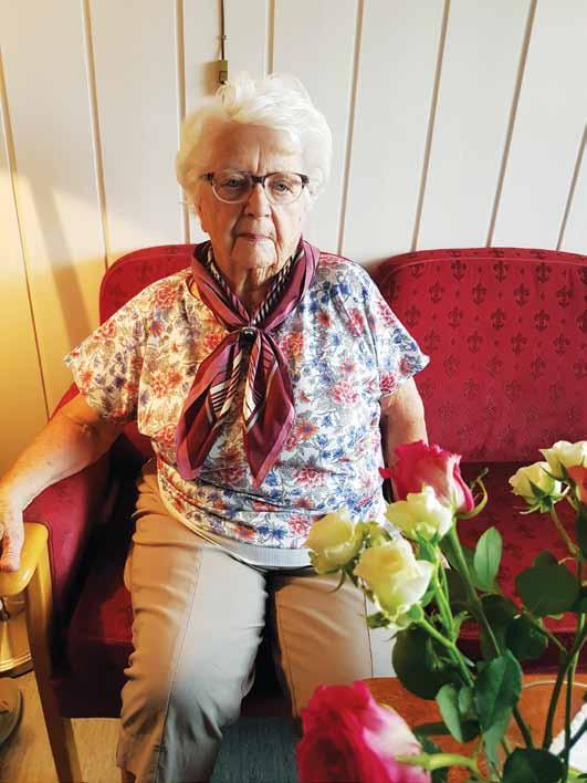 kirken og opplevelser hun husker fra gamle dager. Mormor Sigrid, født Strande, ble født i Bjoneroa på Strande gård 8. mars 1920. Hun forteller at hun alltid har hatt et godt forhold til kirken.