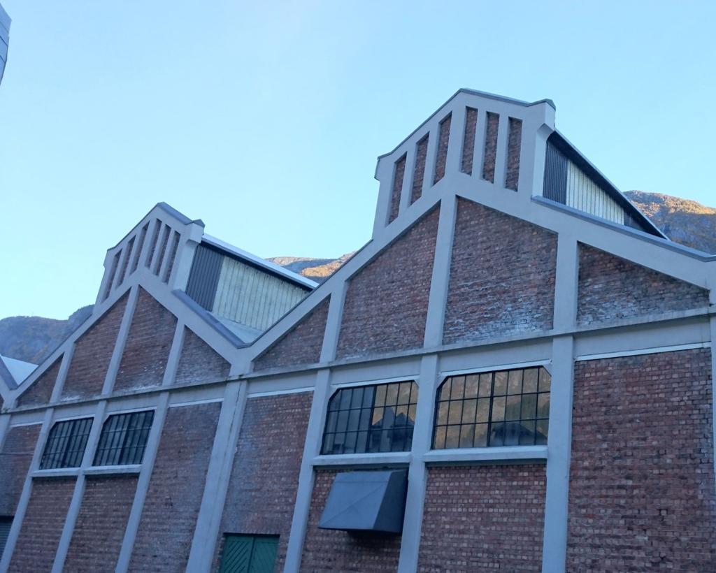 Etter at Odda Smelteverk AS la ned produksjonen i 2003, vart Lindehuset freda, og det vart bestemt at kommunen skulle søkja om å få statusen regionalt kulturhus.
