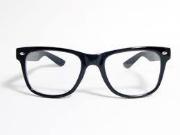 Hva er teori: brillene man ser verden med Teori er både utgangspunktet og sluttpunktet for forskning.