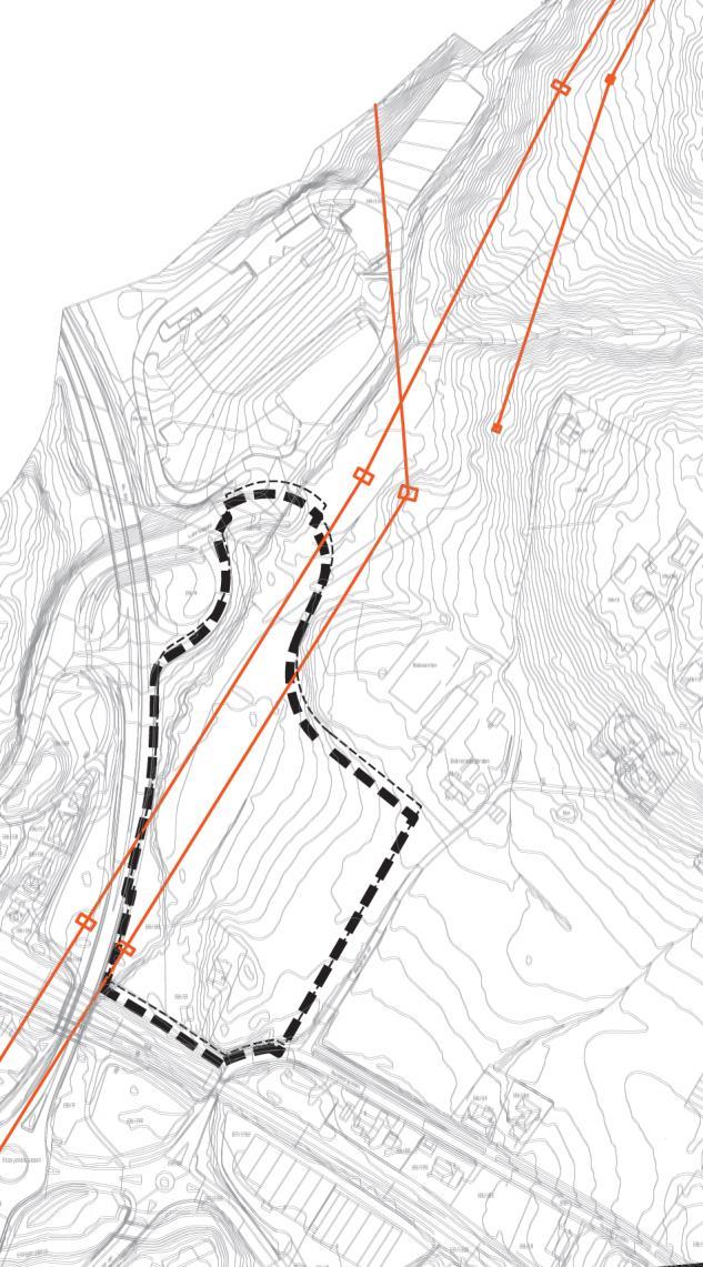 (Statnett) og en 47 kilovolt høyspentlinje (Hafslund nett) helt i kanten av Skjettenåsen ned mot E6 (Djupdalen). I KDPen er det lagt til grunn at næringsbygg ikke vil bli etablert nærmere enn ca.