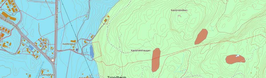 Videre østover bak skjæringen stiger terrenget ca. 25 30 oppover.