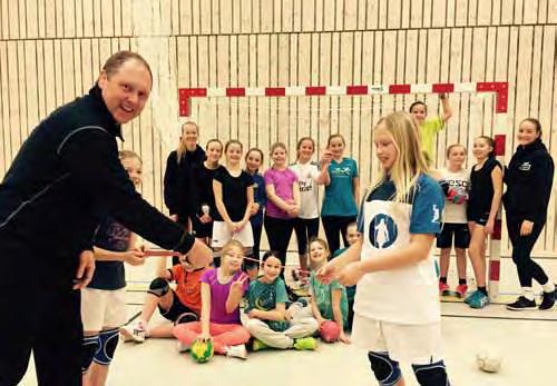 De spiller seriespill med ett lag i divisjon 1 (Jardar-Nesøya Blå) og ett lag i divisjon 2 (Jardar-Nesøya Gul). På siste turnering i Olavs Cup stilte jentene med 3 lag.