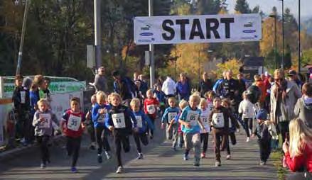 NESØYALØPET I strålande haustsol sprang omlag 160 barn, ungdom og vaksne 500 meter, 5 km eller 10 km på Nesøyaløpet laurdag 11. oktober. Nytt av året var 5 km familieløp utan tid.