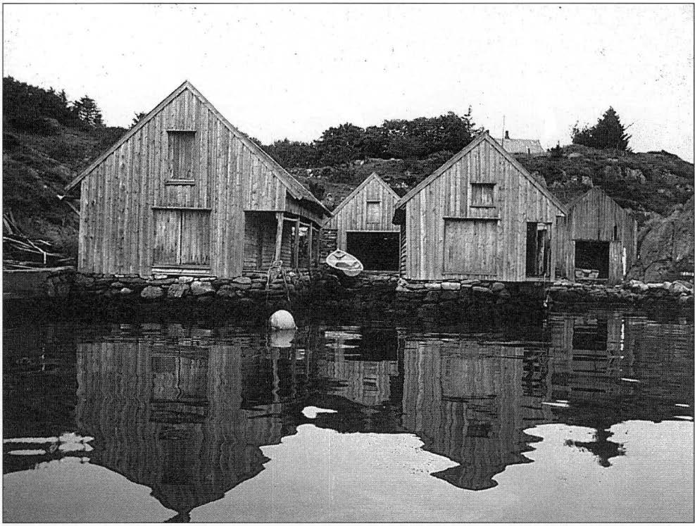 KARMSUND folkemuseum 219 tiden omkring 1850. Museet har tatt hånd om husene der de alltid har stått. Husene er senere innredet med ting fra museumssamlingen.