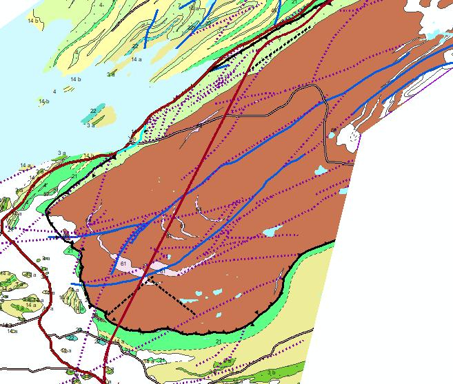 Eksisterende veger og ny vegtrasé markert i mørkerødt, forkastninger og sprekker på eksisterende berggrunnskart i blått.