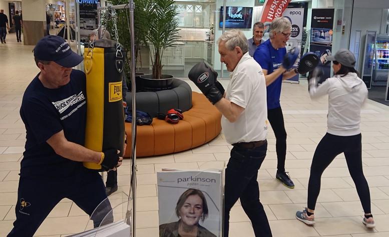 Nr. 2/2019 Parkinsonbladet 2 Redaktørens hjørne 3 Lederen har ordet IPF 4 Lederen har ordet NPF 5 Rettighetshjørne 6 Parkinsondagen 8 Parkinson og logopedi 10 Siden sist IPF 12 Siden sist NPF 13