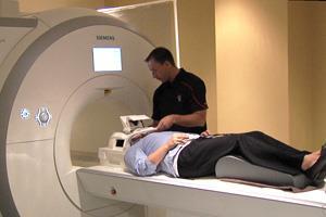 Functional magnetic resonance imaging (fmri) er et verktøy for å ta