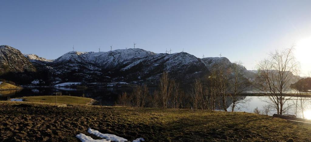 Et fullt sett med fotomontasjer av nye Svarthammaren vindkraftverk fra 10 ulike standpunkter og med tilhørende kart over fotostandpunktene foreligger, men er ikke i sin helhet tatt inn i dette