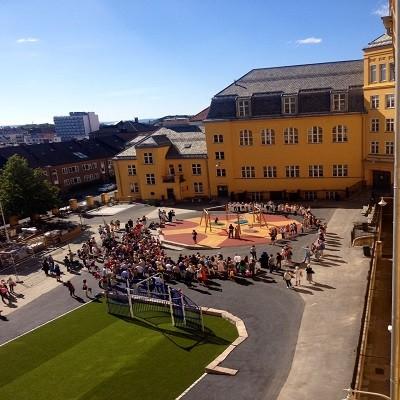 Oslo kommune Utdanningsetaten Ila skole minosloskole.no Skolens profil Skolens profil Visjon: Inkludering - Læring - Ansvar Ila barneskole ligger flott til på St.Hanshaugen i sentrum av Oslo.