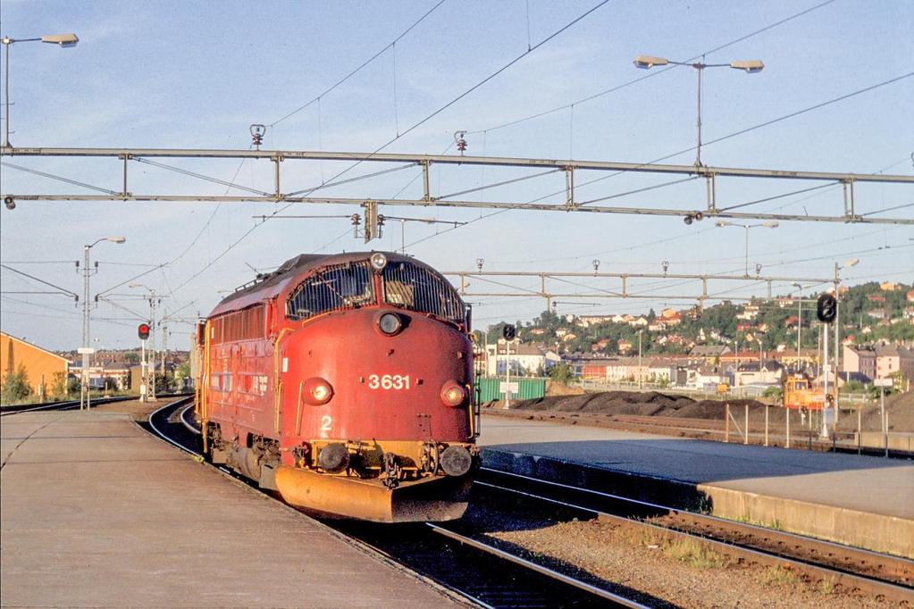 271 i Solør våren 1990 (over) og Di3.