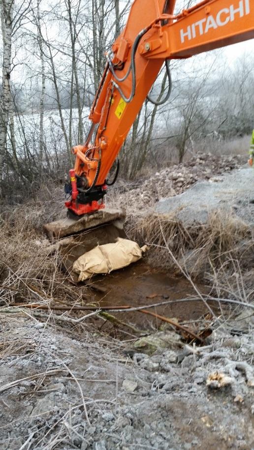 10.4.3. TEST AV ABSORBENT Det blei vurdert å utføre tiltak i Horgenbekken ved å teste ein adsorbent beståande av jernhaldig sand.