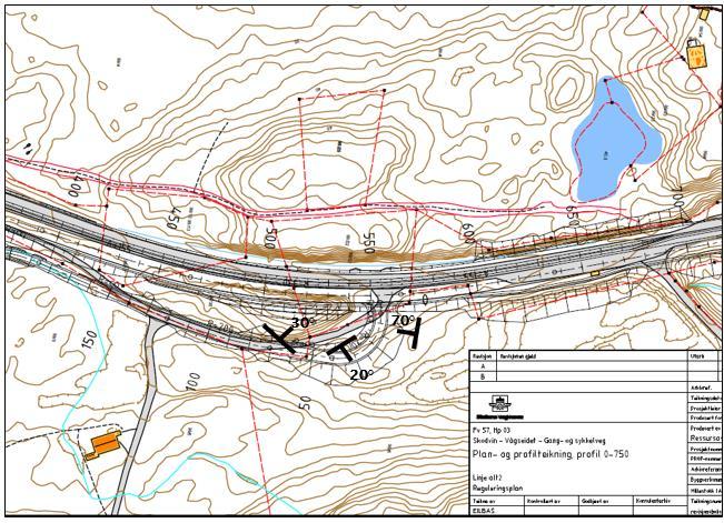 Sprekkesett 3 er orientert nordnordøst-sørsørvest med 30 fall øst, sprekkene opptrer med avstander 0,3 0,5 meter.