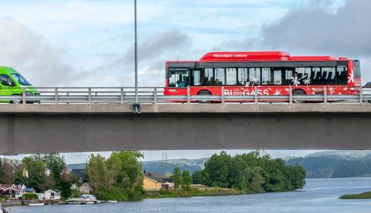 Årsrapport Belønningsavtalen for Nedre Glomma 2.3 Busspassasjerer Enklere, raskere, oftere! Det er målet med det nye rutetilbudet i Nedre Glomma som startet opp sommeren.