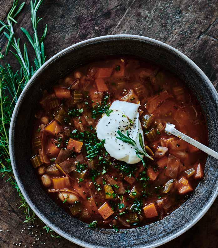 Vintersuppe fra Italia En fyldig suppe med mange smaker. Suppen er både mettende og næringsrik, og kan varieres etter smak og årstid.